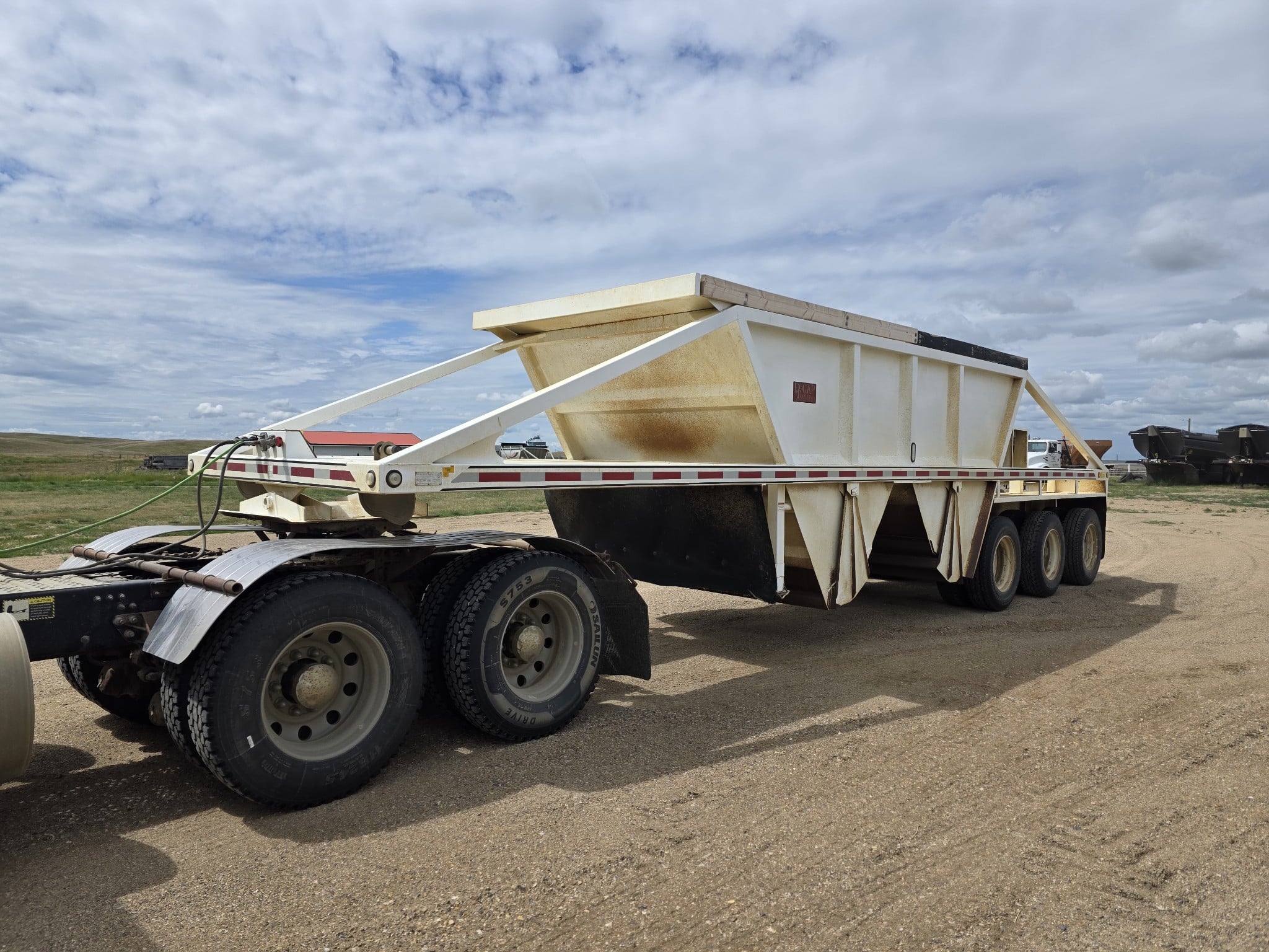  2021 Decap CUL Belly Dump at Conquest Equipment Saskatchewan