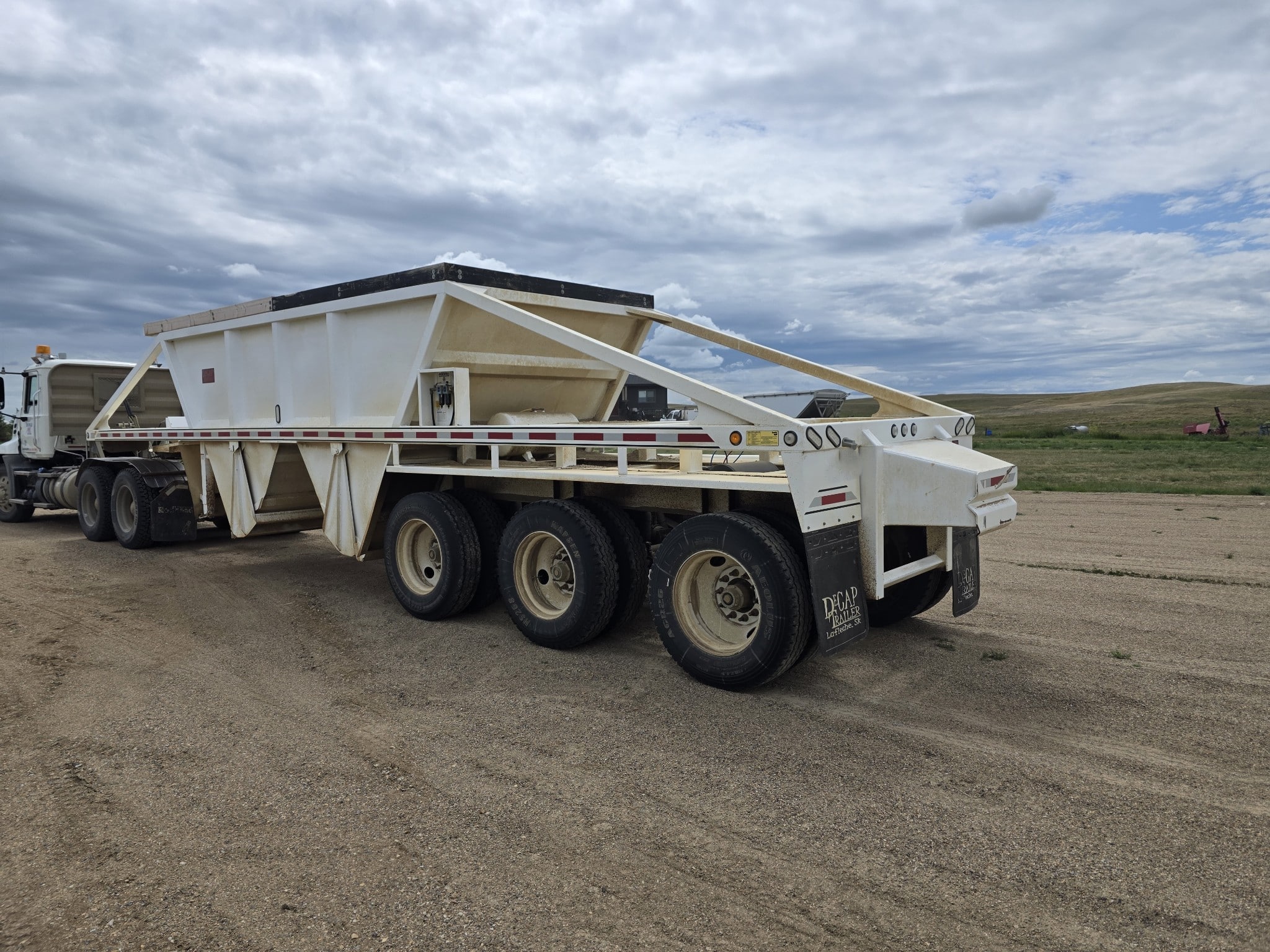  2021 Decap CUL Belly Dump at Conquest Equipment Saskatchewan