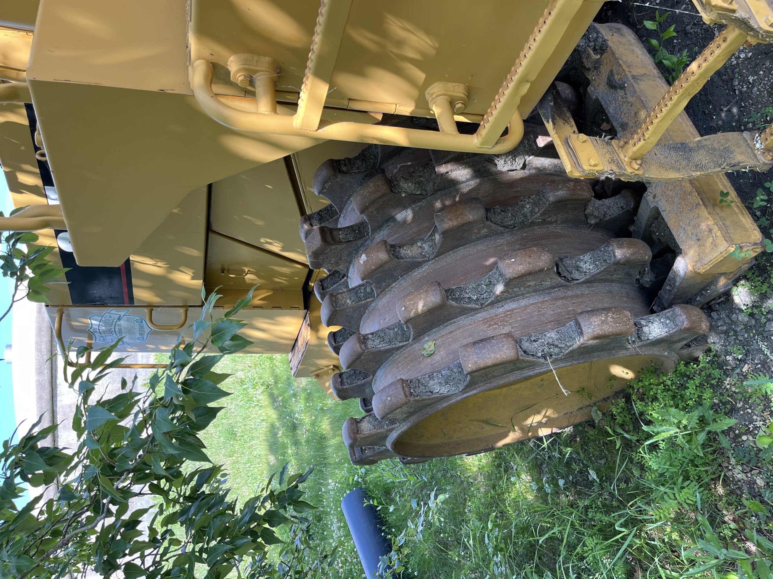  1993 CAT 815B at Conquest Equipment Saskatchewan