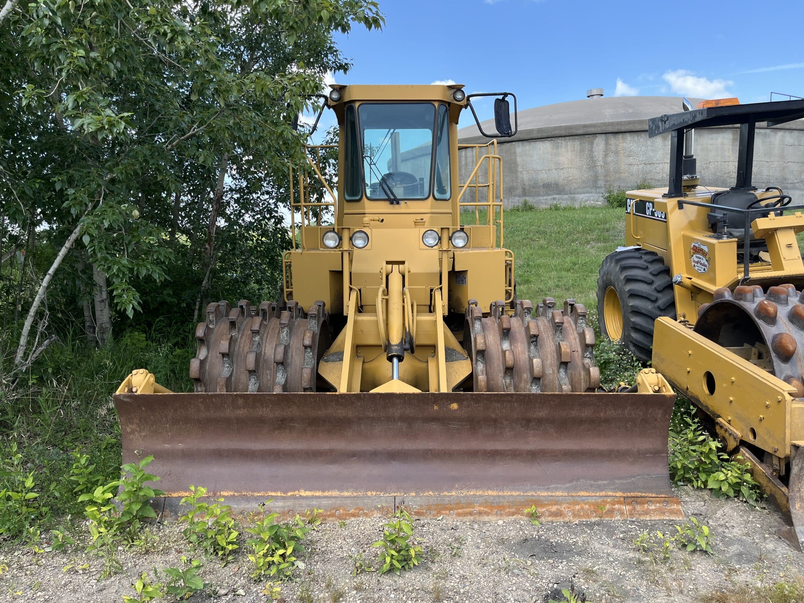  1993 CAT 815B at Conquest Equipment Saskatchewan