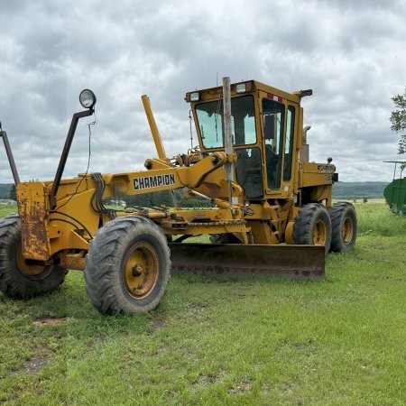  1984 Champion 730A at Conquest Equipment Manitoba