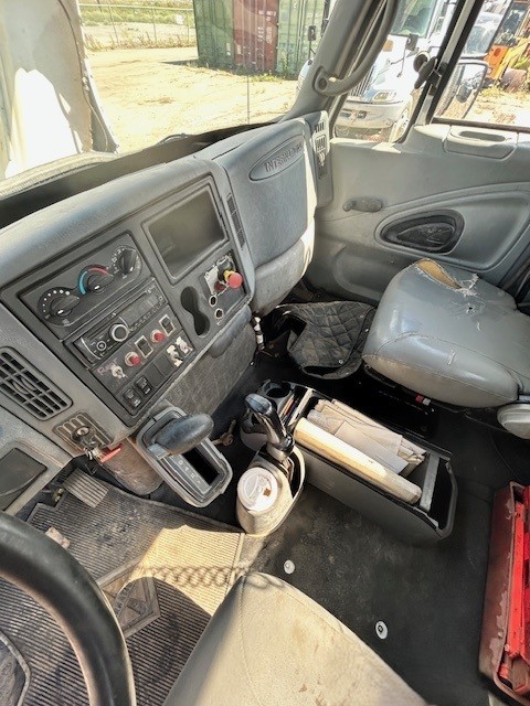  2002 International 4300 Vac Truck at Conquest Equipment Saskatchewan