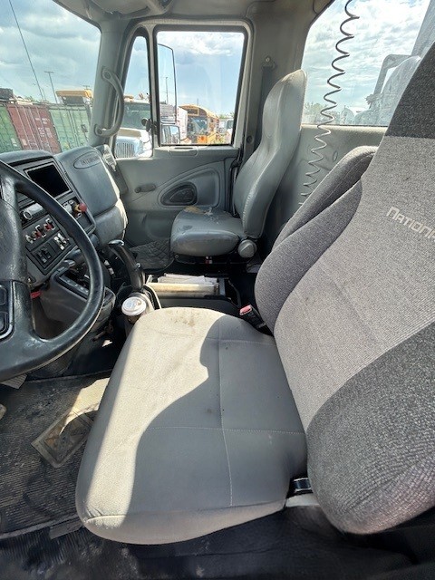  2002 International 4300 Vac Truck at Conquest Equipment Saskatchewan