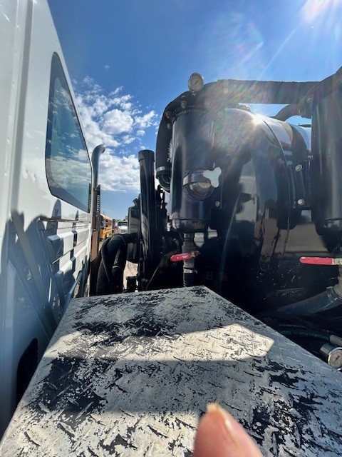  2002 International 4300 Vac Truck at Conquest Equipment Saskatchewan