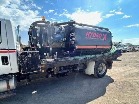  2002 International 4300 Vac Truck at Conquest Equipment Saskatchewan