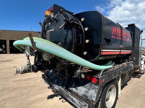  2002 International 4300 Vac Truck at Conquest Equipment Saskatchewan