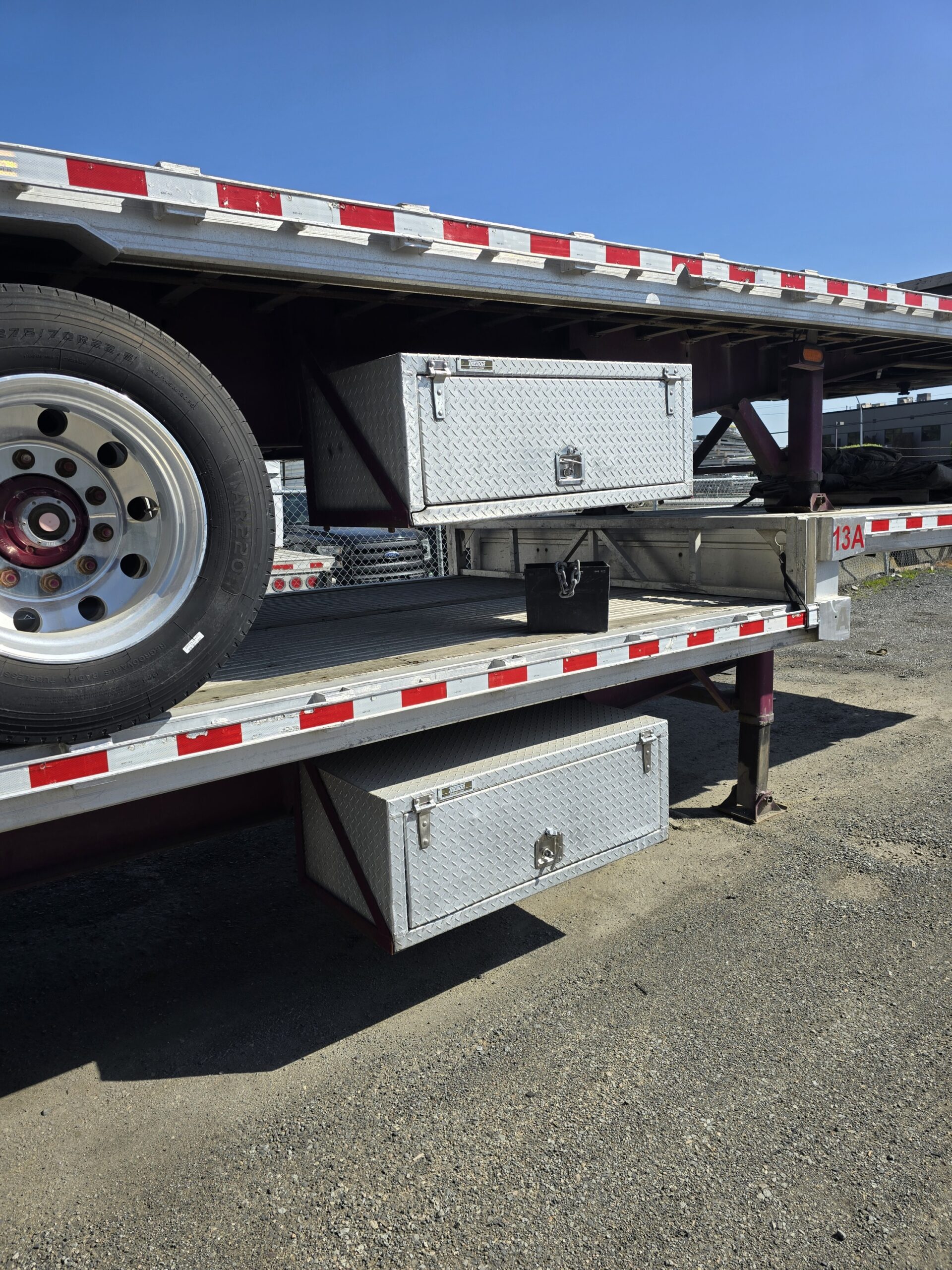 2007 Manac Flat Deck Super Bee at Conquest Equipment British Columbia