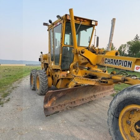  1984 Champion 730A at Conquest Equipment Manitoba
