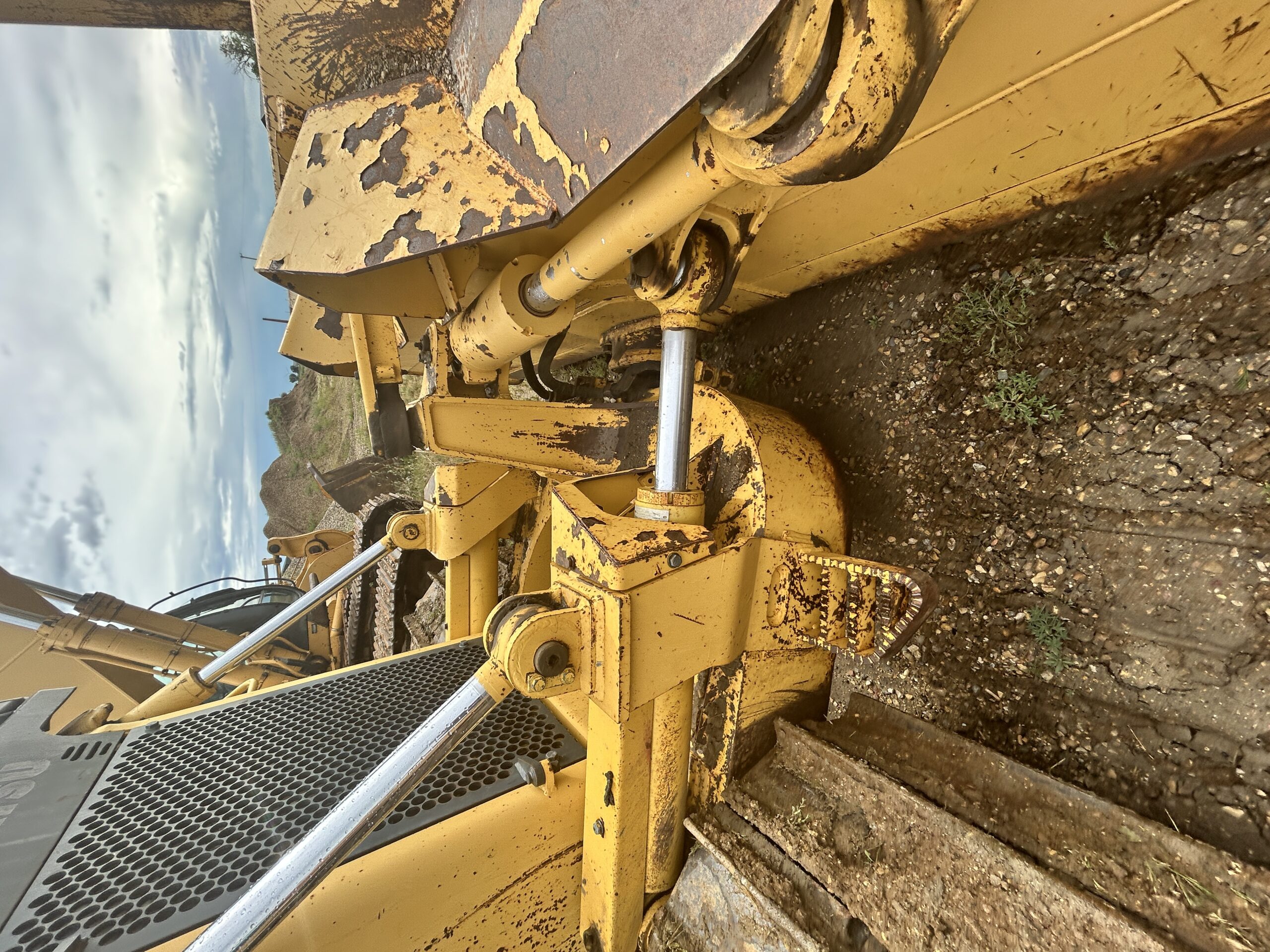  2012 KOMATSU D85px at Conquest Equipment Saskatchewan