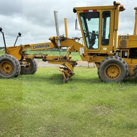  1984 Champion 730A at Conquest Equipment Manitoba
