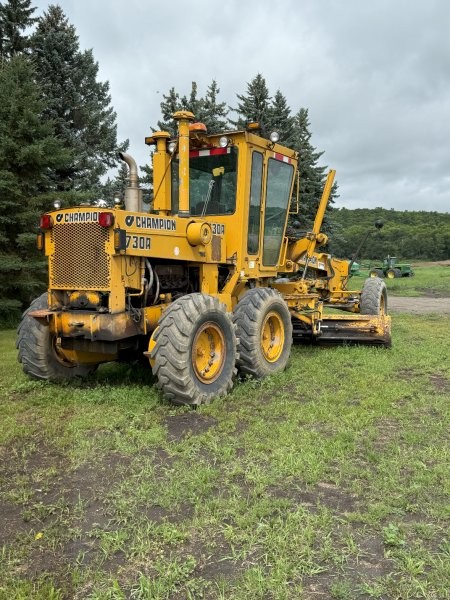  1984 Champion 730A at Conquest Equipment Manitoba