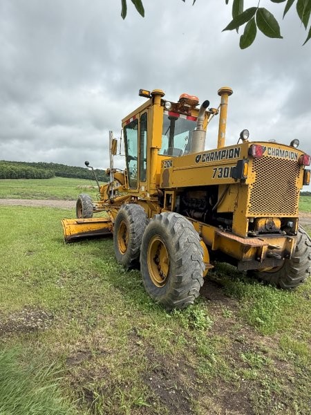  1984 Champion 730A at Conquest Equipment Manitoba