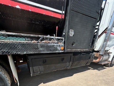  2002 International 4300 Vac Truck at Conquest Equipment Saskatchewan