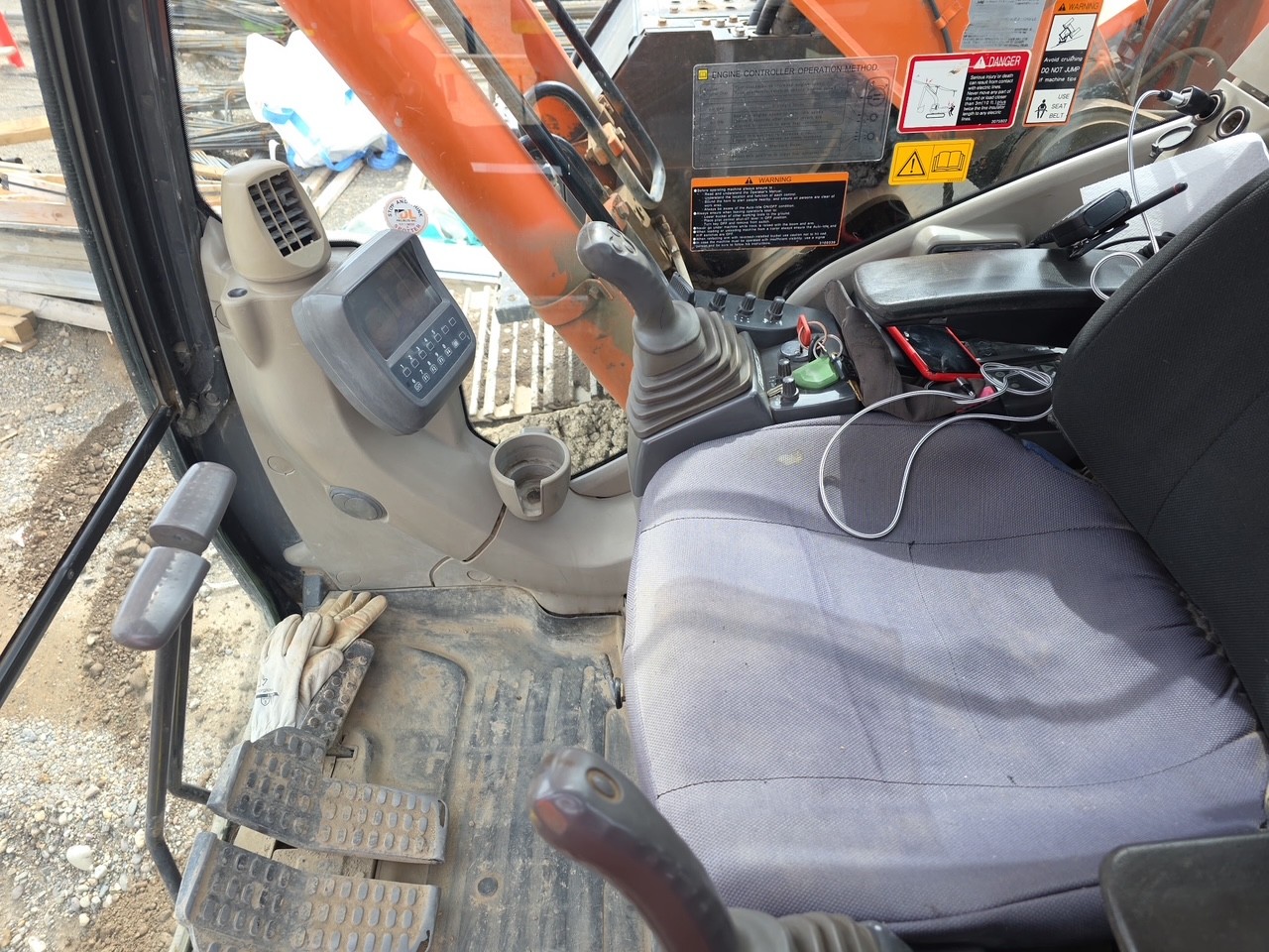  2013 HITACHI ZX225USLC-3 at Conquest Equipment British Columbia