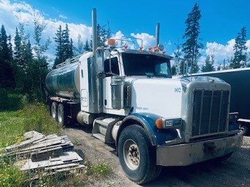  2005 Peterbilt 378 at Conquest Equipment Alberta