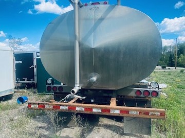  2005 Peterbilt 378 at Conquest Equipment Alberta
