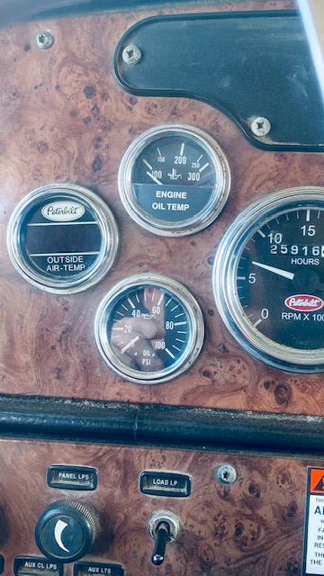  2005 Peterbilt 378 at Conquest Equipment Alberta