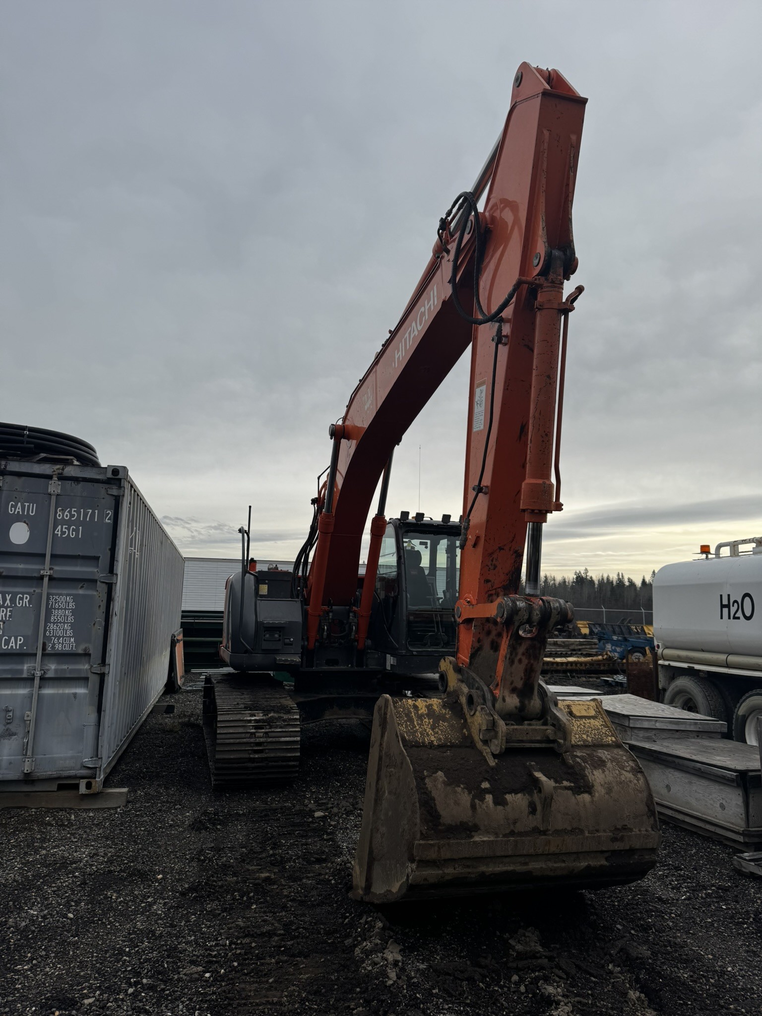  2013 HITACHI ZX225USLC-3 at Conquest Equipment British Columbia