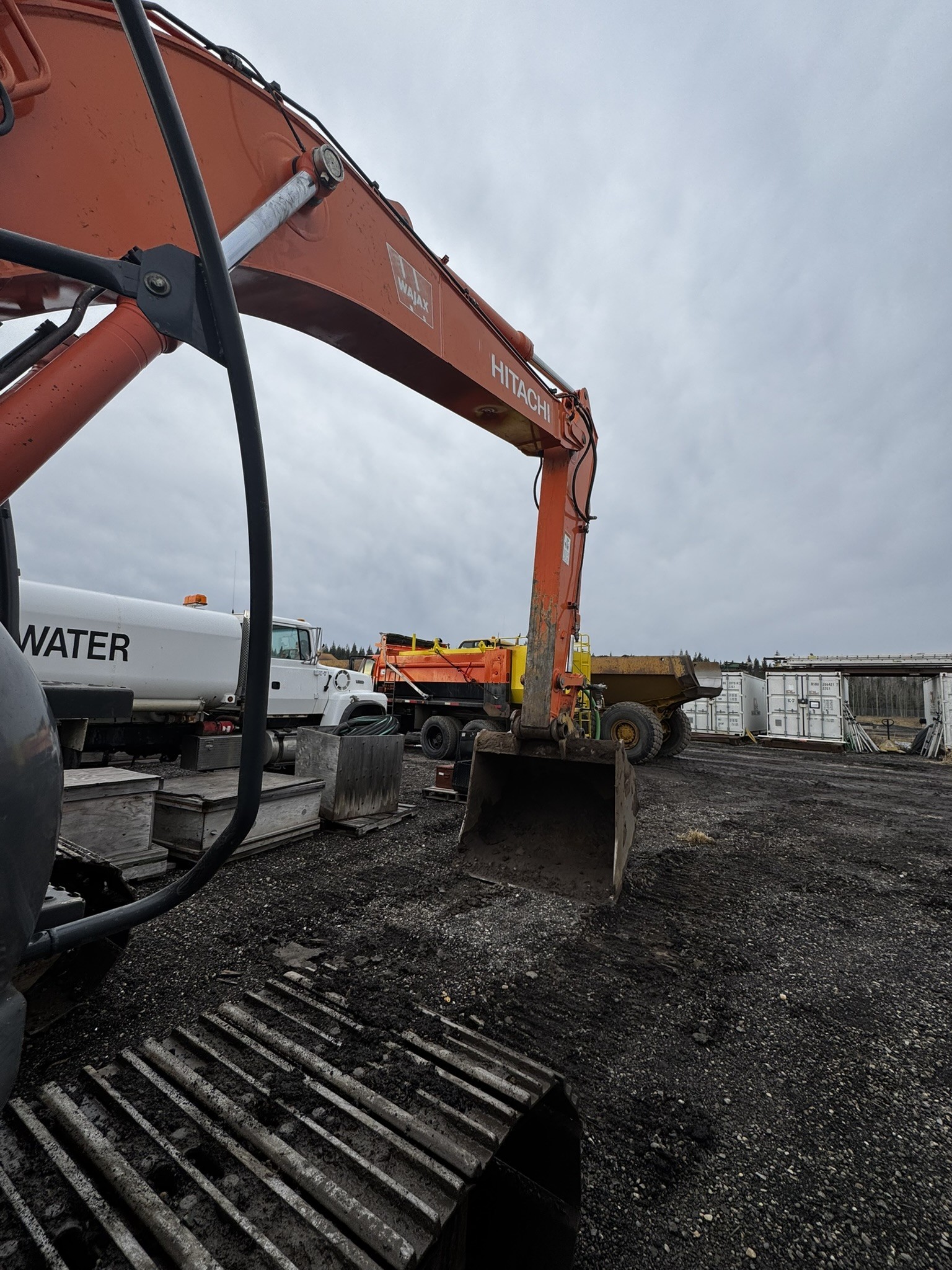  2013 HITACHI ZX225USLC-3 at Conquest Equipment British Columbia