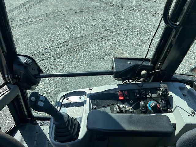  2017 CAT 906M at Conquest Equipment British Columbia