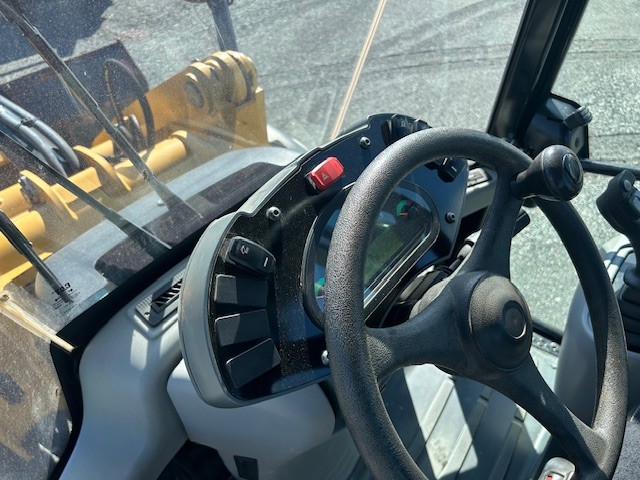  2017 CAT 906M at Conquest Equipment British Columbia