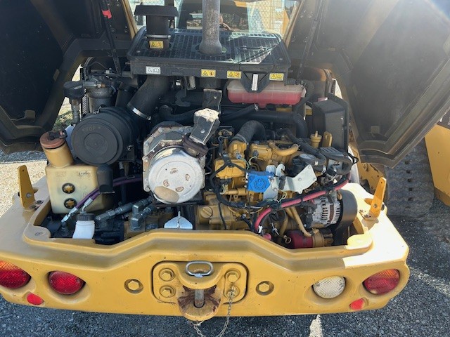  2017 CAT 906M at Conquest Equipment British Columbia