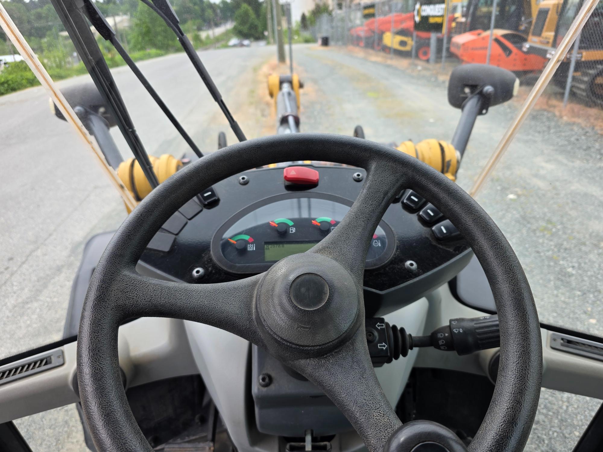  2017 CAT 906M at Conquest Equipment Abbotsford, BC