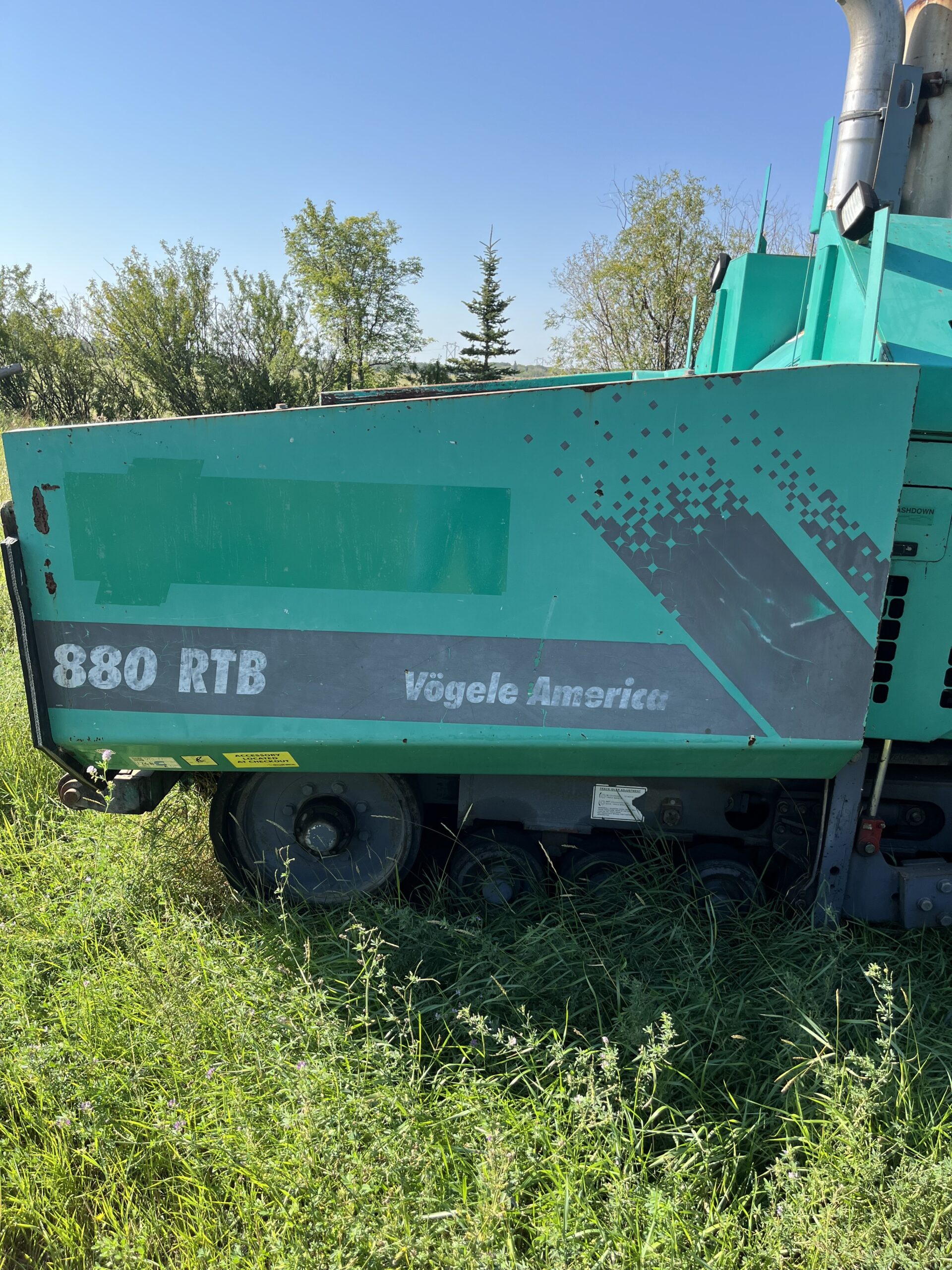  2005 Vogele America 880RTB EZIV-0815 at Conquest Equipment Saskatchewan