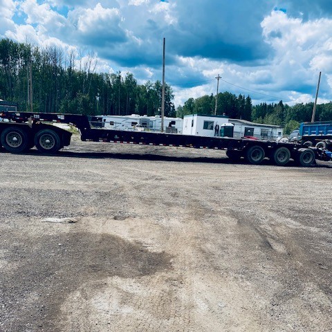  2015 Doepker Scissorneck Trailer at Conquest Equipment Alberta