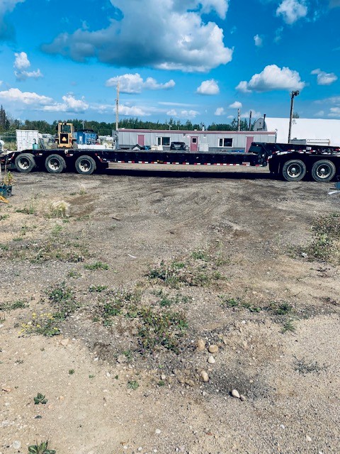  2015 Doepker Scissorneck Trailer at Conquest Equipment Alberta