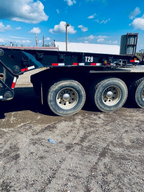  2015 Doepker Scissorneck Trailer at Conquest Equipment Alberta