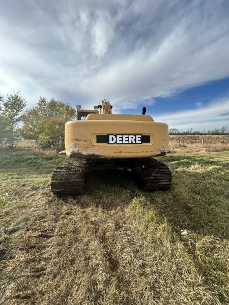  1998 DEERE 270LC at Conquest Equipment Saskatchewan