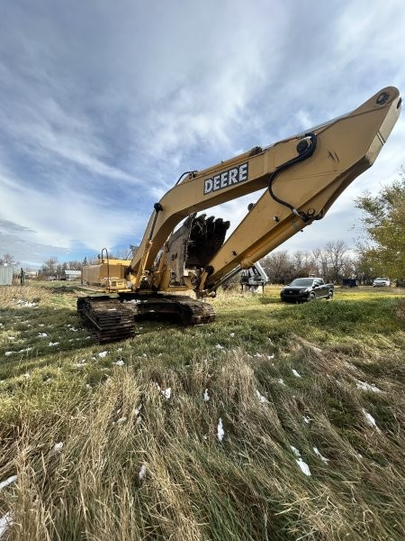  1998 DEERE 270LC at Conquest Equipment Saskatchewan