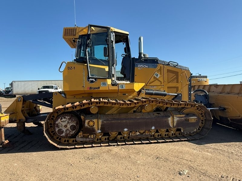  2015 DEERE 850K at Conquest Equipment Alberta
