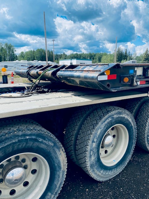  2015 Doepker Scissorneck Trailer at Conquest Equipment Alberta