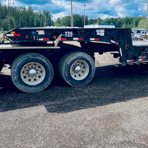  2015 Doepker Scissorneck Trailer at Conquest Equipment Alberta