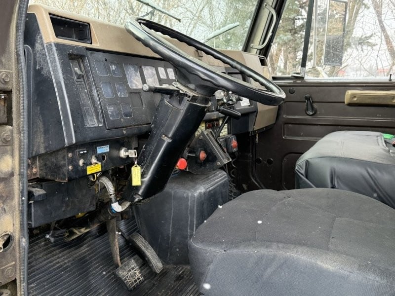  1990 International Bucket Truck at Conquest Equipment Saskatchewan