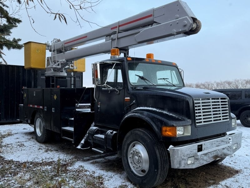  1990 International Bucket Truck at Conquest Equipment Saskatchewan