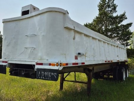  1980 Arne's Tandem End Dump at Conquest Equipment Saskatchewan