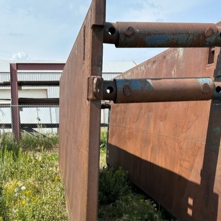  2007 GME Trench Box 4M820 at Conquest Equipment Saskatchewan