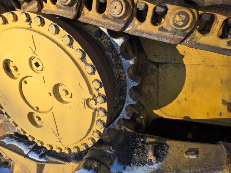  1997 CAT D6R at Conquest Equipment Saskatchewan