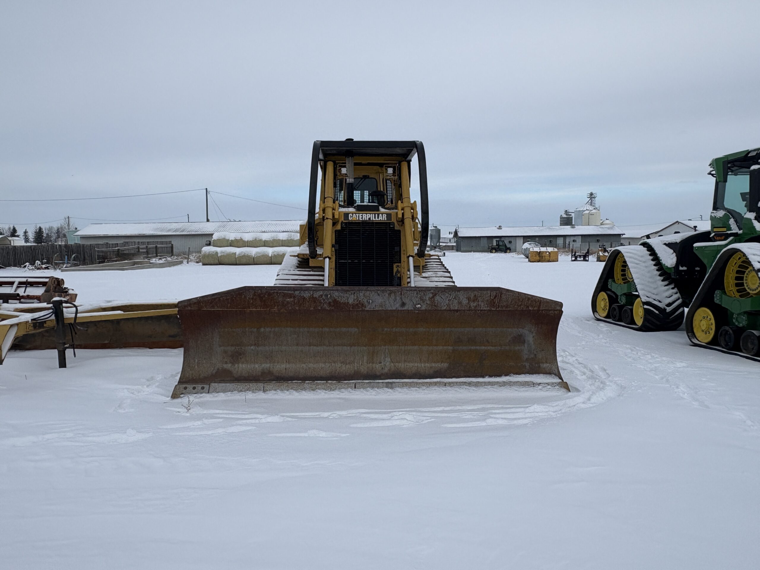  1991 CAT D7H LGP at Conquest Equipment Alberta