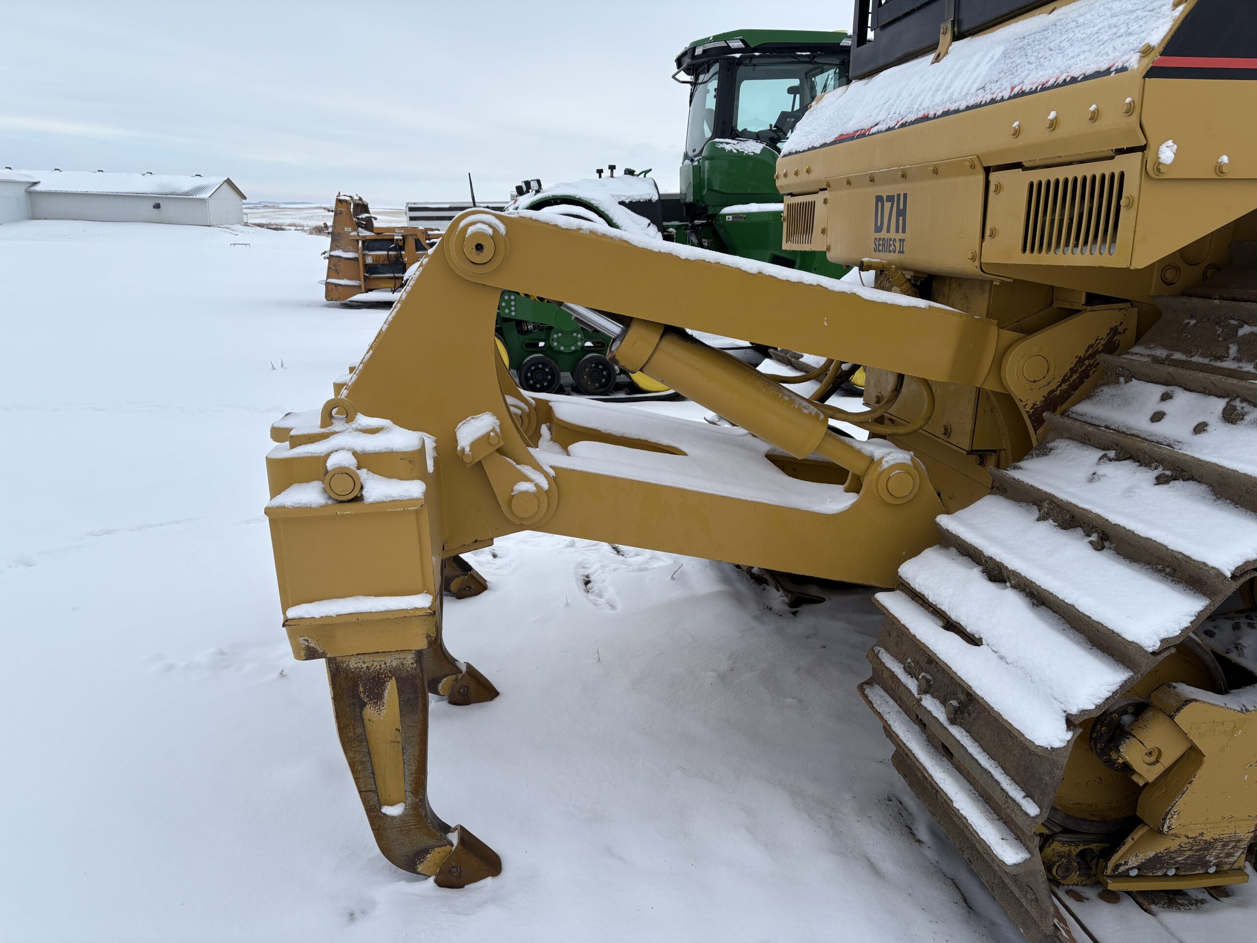  1991 CAT D7H LGP at Conquest Equipment Alberta