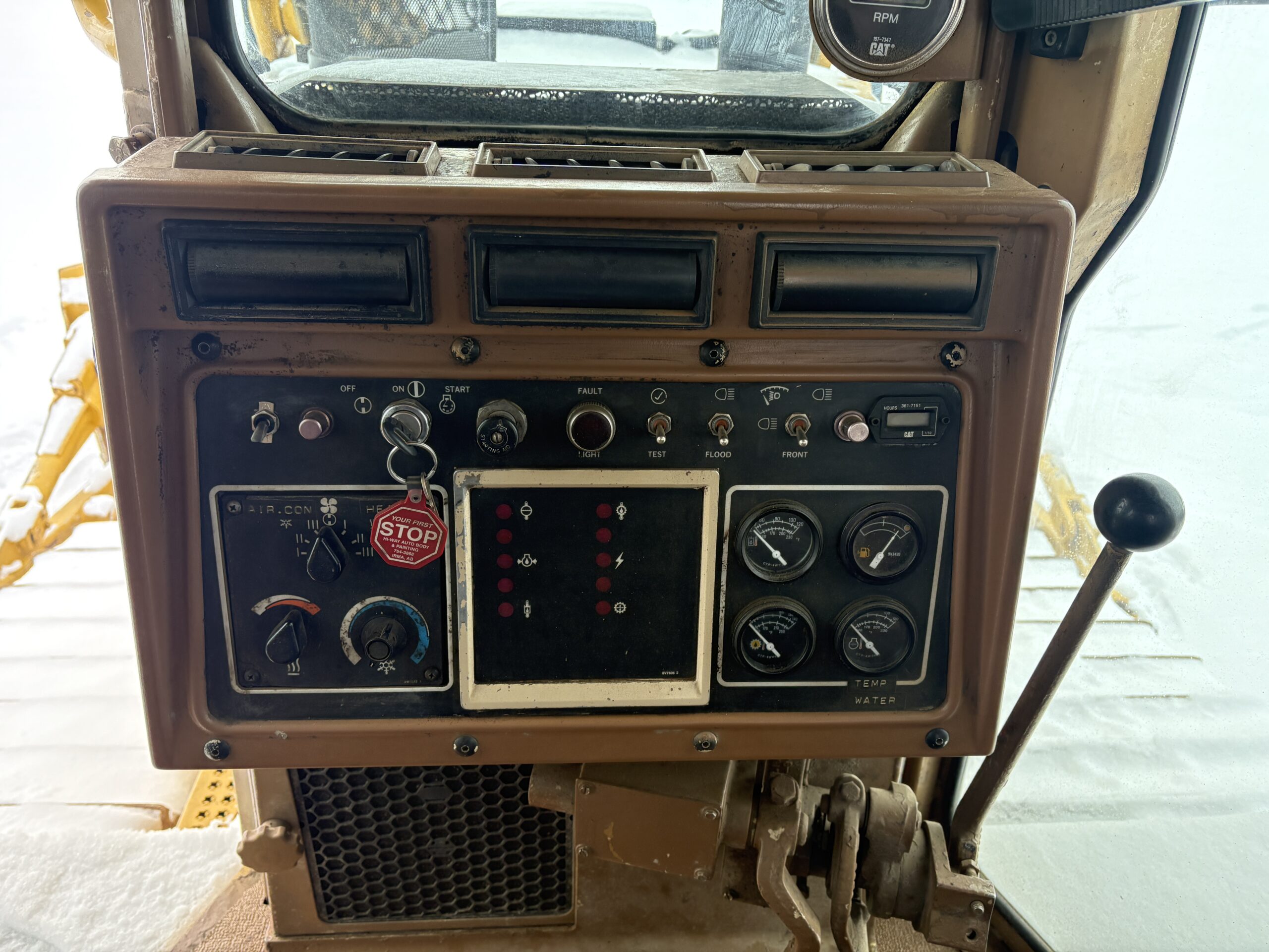  1991 CAT D7H LGP at Conquest Equipment Alberta