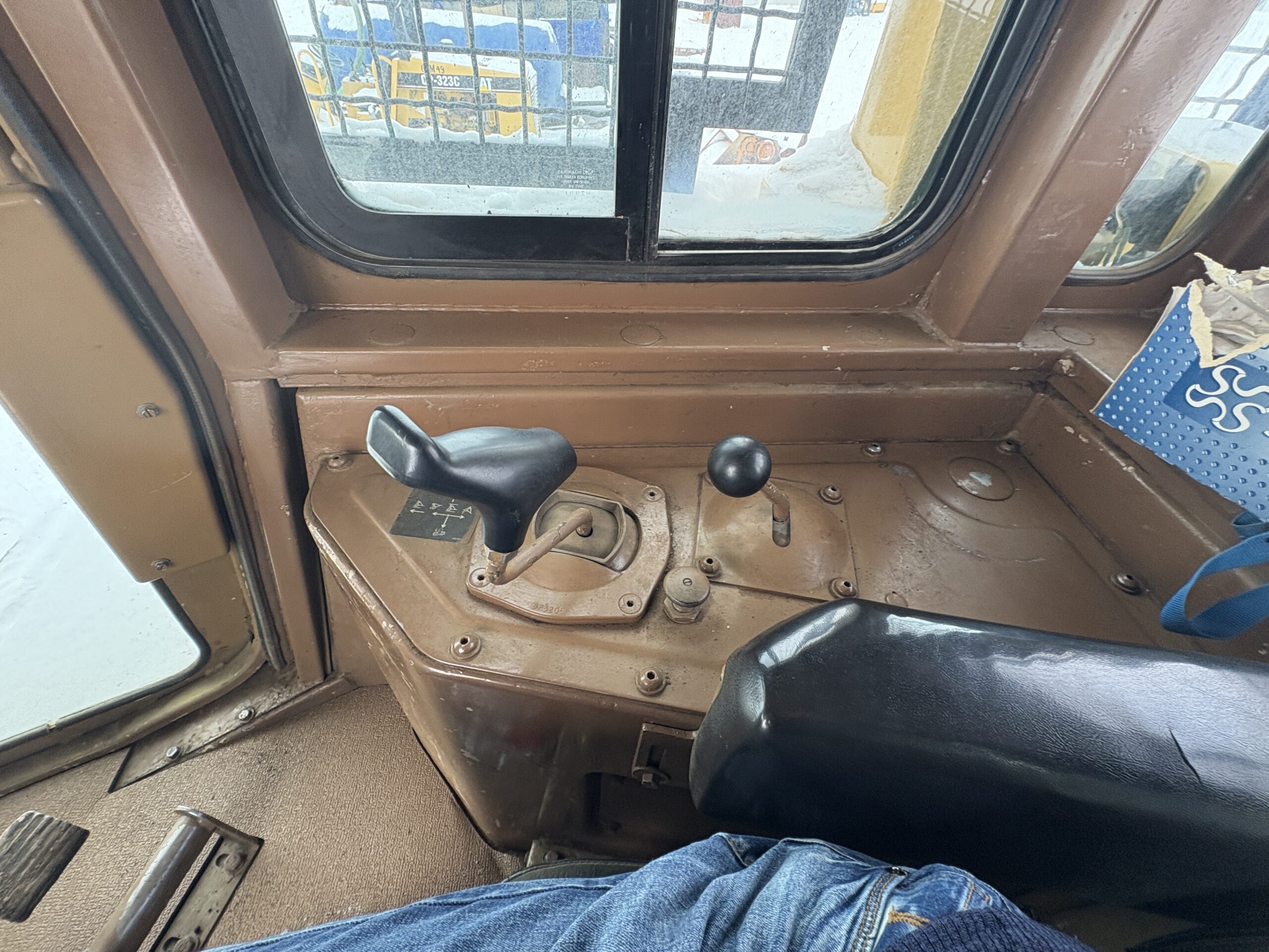  1991 CAT D7H LGP at Conquest Equipment Alberta