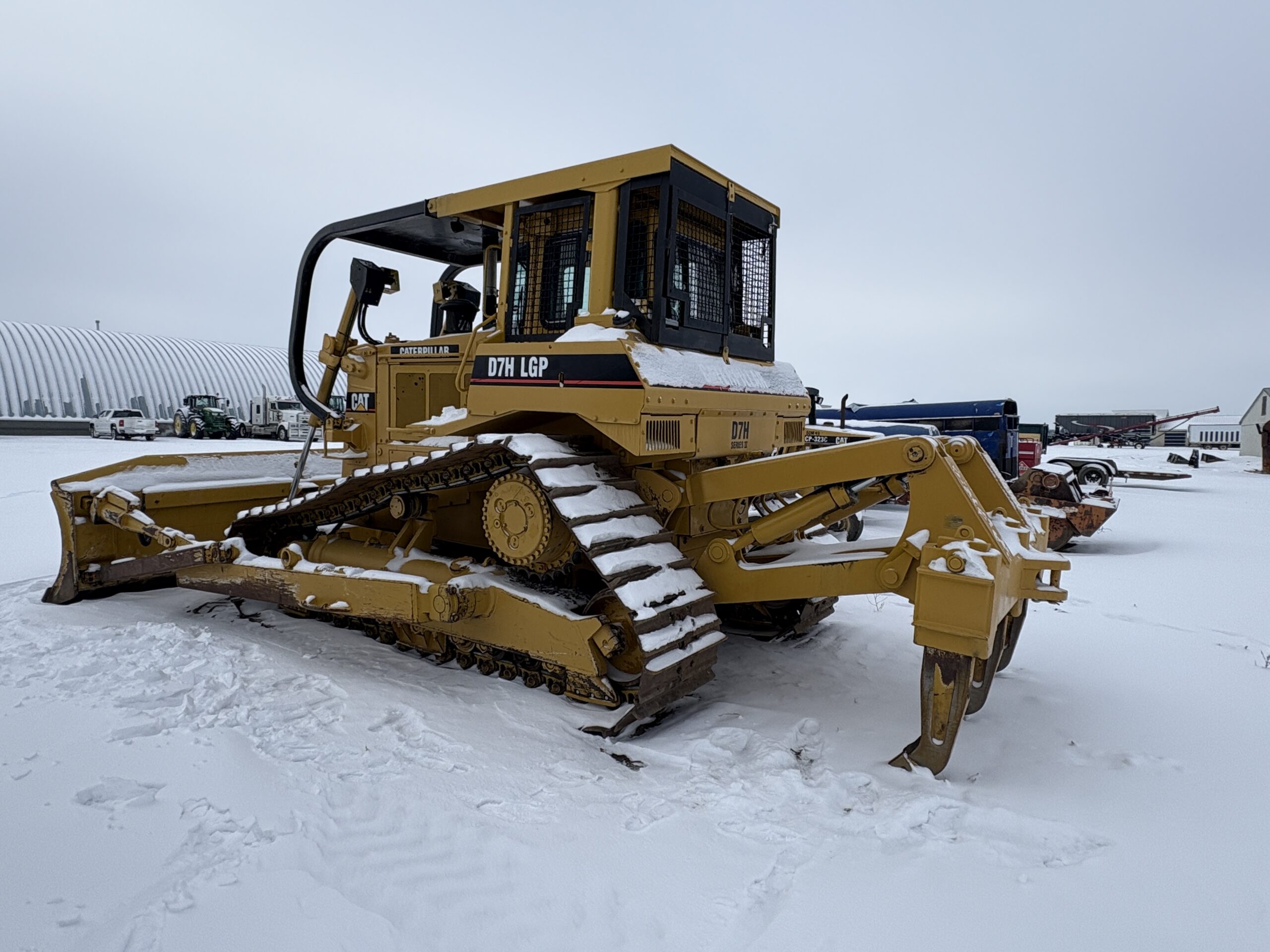  1991 CAT D7H LGP at Conquest Equipment Alberta