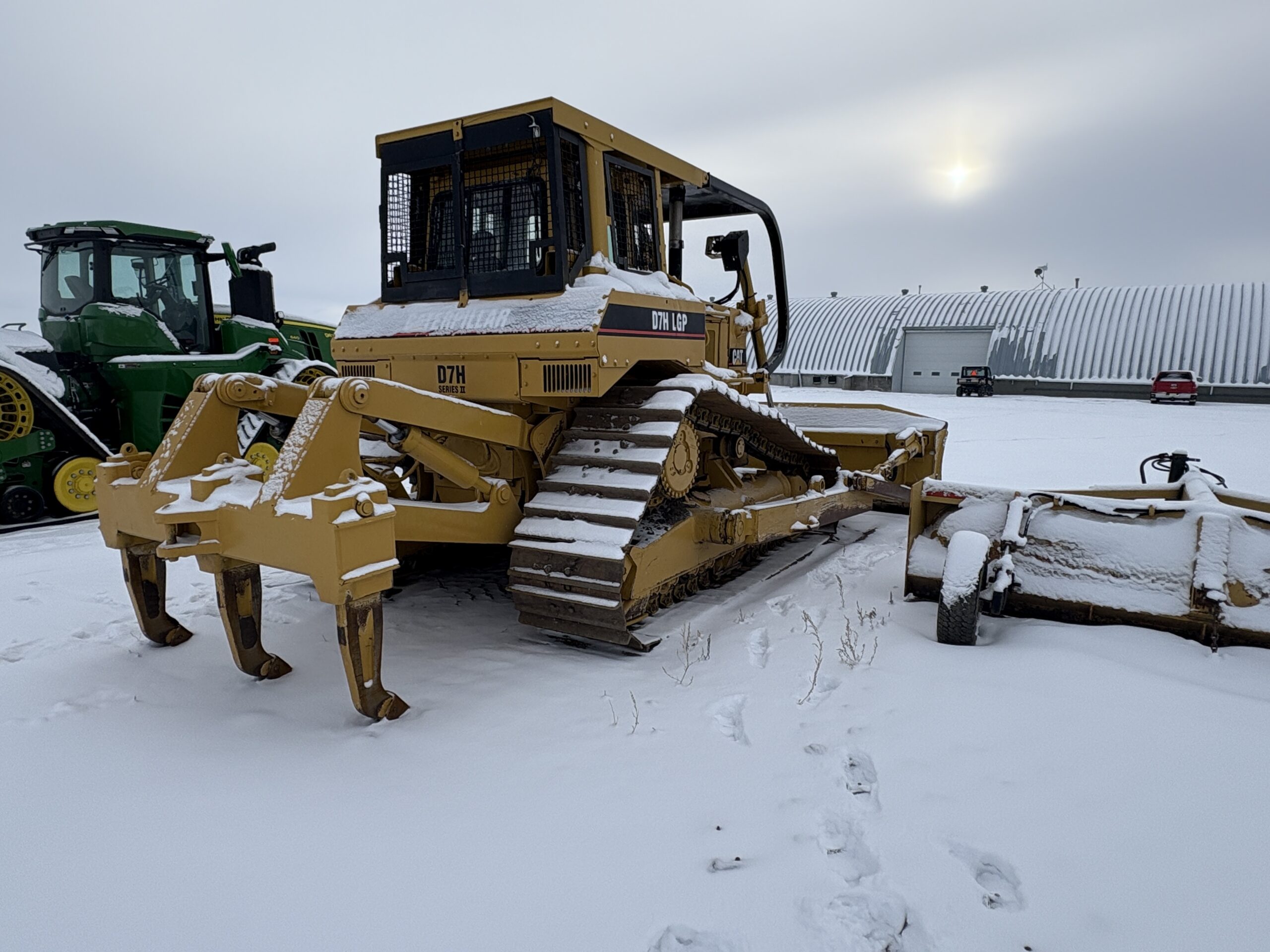  1991 CAT D7H LGP at Conquest Equipment Alberta