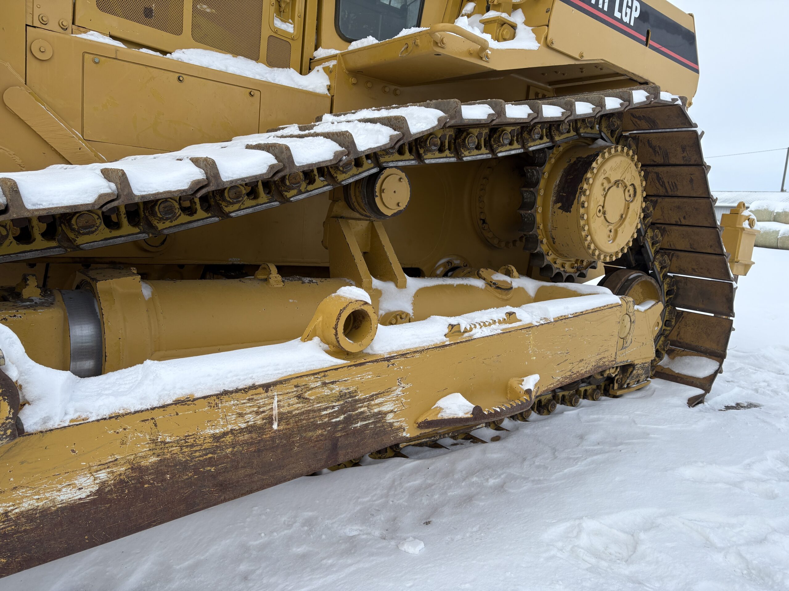  1991 CAT D7H LGP at Conquest Equipment Alberta