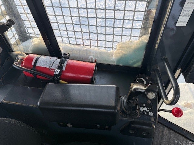  2011 DEERE 850J at Conquest Equipment Saskatchewan