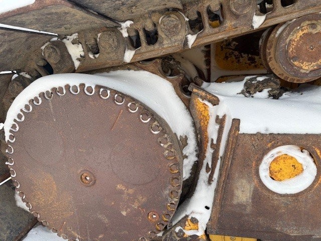  2011 DEERE 850J at Conquest Equipment Saskatchewan